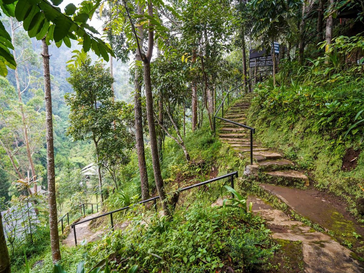 Oyo Homes 90915 Eco Tourism Desa Cihanjuang Rahayu Ciwangun Indah Camp Villas Bongkar Экстерьер фото