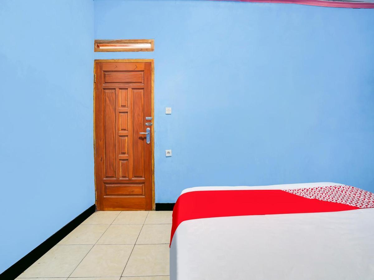 Oyo Homes 90915 Eco Tourism Desa Cihanjuang Rahayu Ciwangun Indah Camp Villas Bongkar Экстерьер фото
